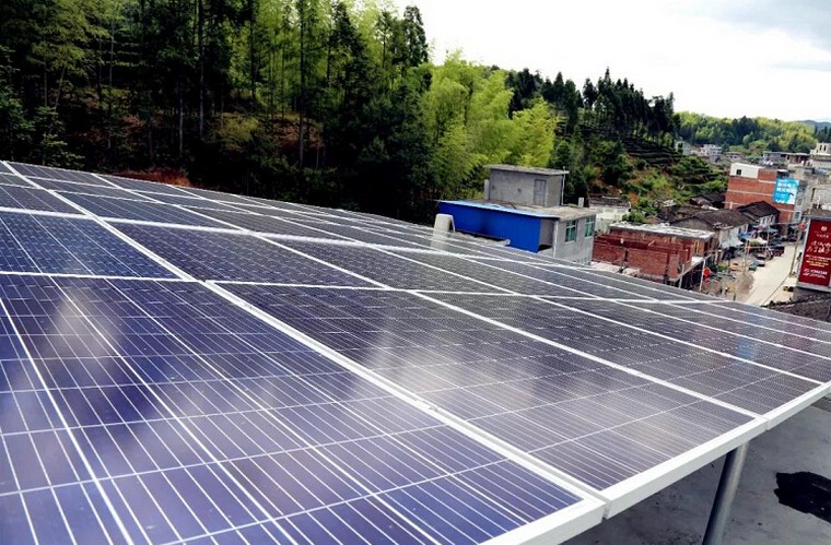 100kw光伏一天發電量高峰時間？